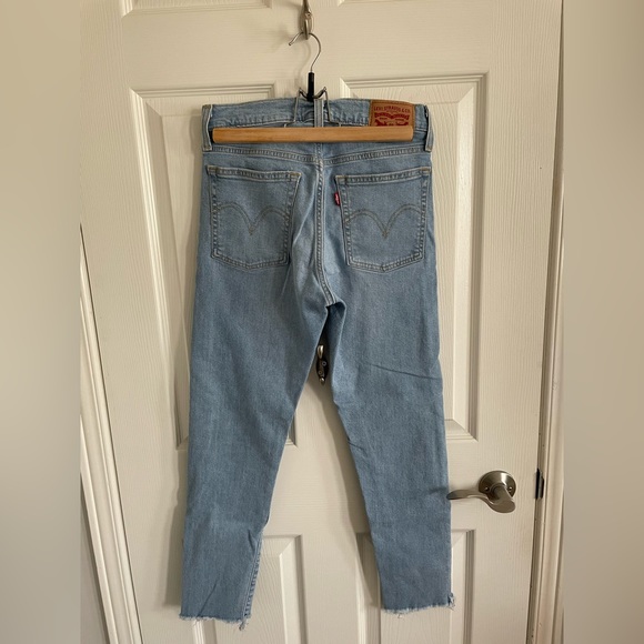 Levi’s Wedgie Skinny Jeans - Picture 2 of 3